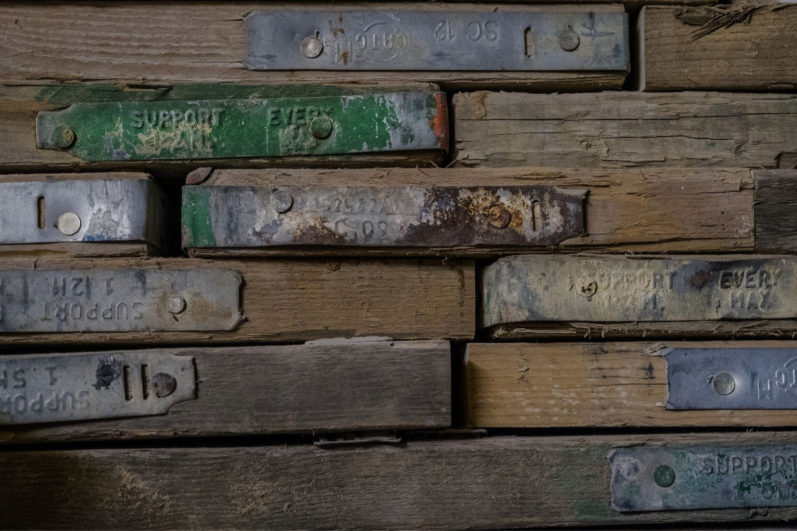 What Is Reclaimed Wood - And Why Is It So Popular?